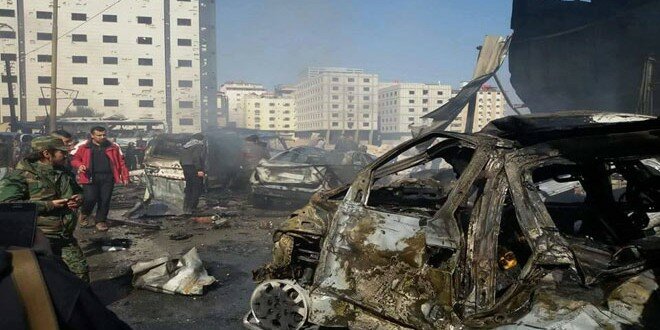 آثار التفجيرات التي استهدفت بلدة السيدة زينب بريف دمشق الجنوبي