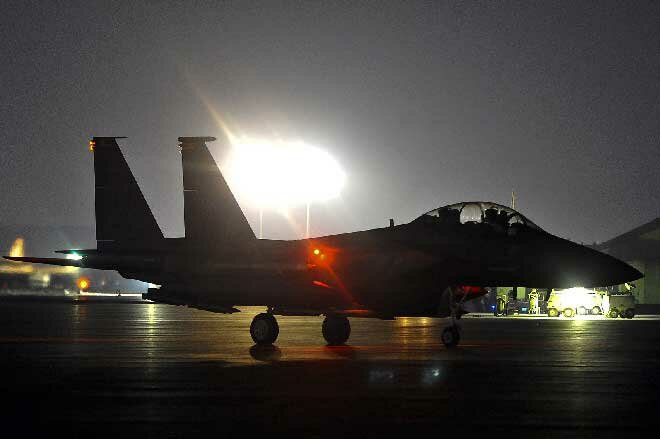 صورة وزعها المكتب الاعلامي التابع للقيادة المركزية للقوات الجوية الاميركية تظهر مقاتلة اميركية من طراز اف-15