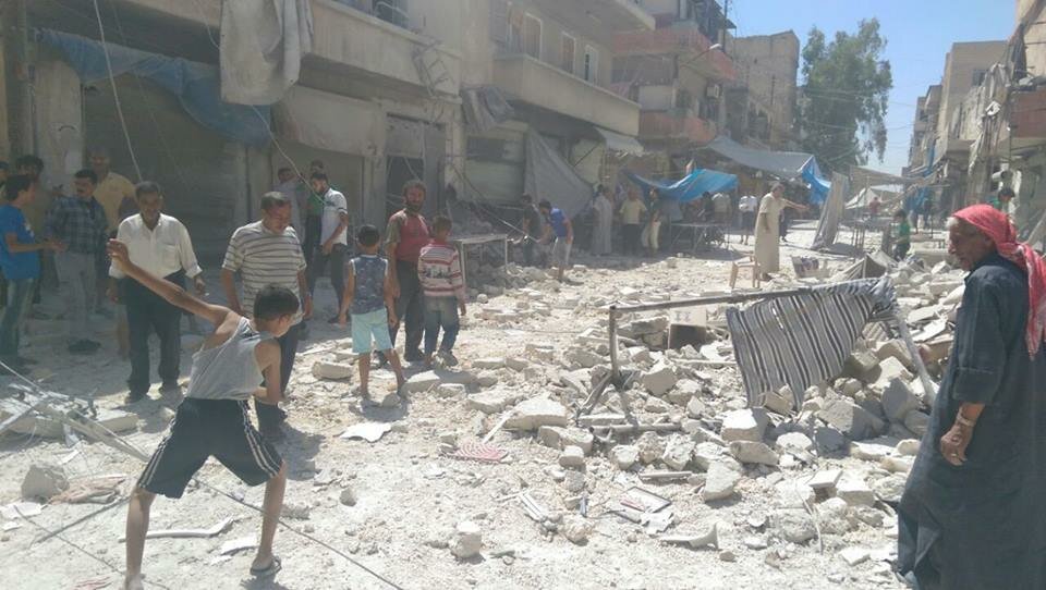 آثار قصف الطيران الحربي على حي الصاخور في مدينة حلب