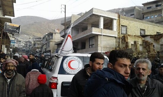 دخول وفد منظمة الهلال الأحمر السوري إلى بلدة مضايا