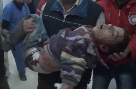 صواريخ الطيران الروسي تقتل طفلاً وتخلف عدد من الجرحى بريف حمص