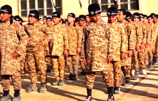 أطفال مجندون لدى تنظيم داعش بمسمى أشبال الخلافة