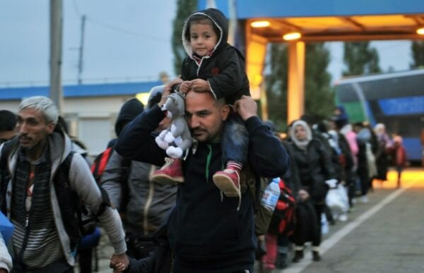 النمسا تطلب من اليونان منع المهاجرين من متابعة رحلتهم الى شمال اوروبا